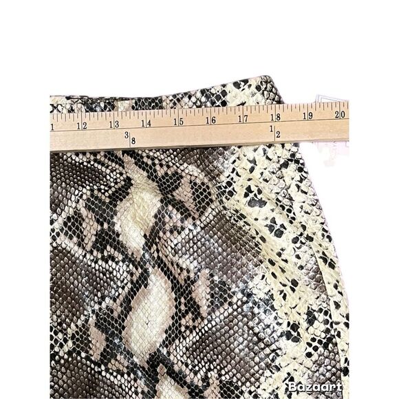 NWT. Jaclyn Smith, Faux snake skin, pencil skirt ￼Size 14 - Picture 5 of 9